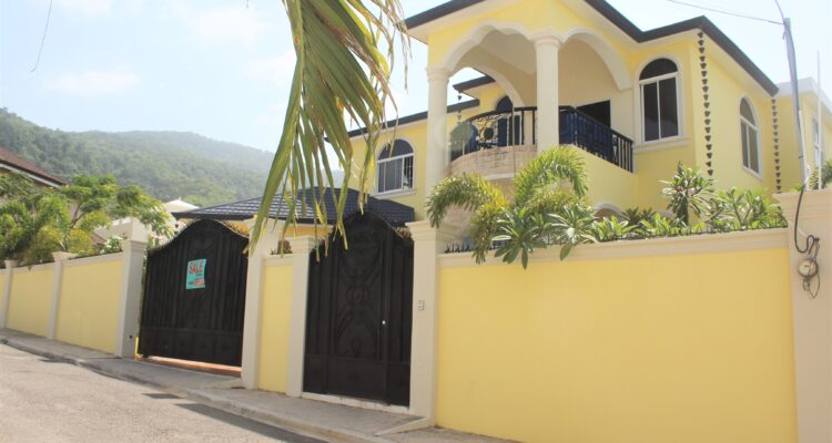 brilliant-villa-torre-alta-gated-pool-for-sale-puerto-plata