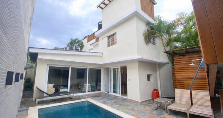 Elegant 4-Bedroom Villa For Sale with Pool & Ocean-View Rooftop Bayardo Puerto Plata