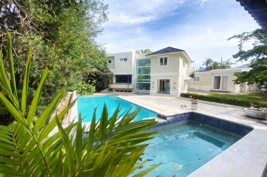 Elegant 5-Bedroom Villa for Sale in Exclusive Bayardo Puerto Plata