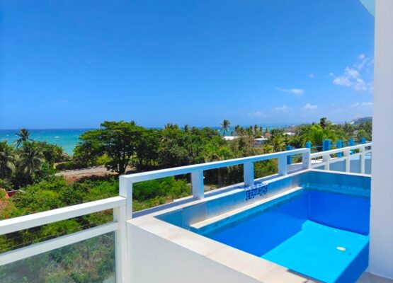 Ocean-View Furnished 1-Bedroom Apartment with Rooftop Pool – Costambar