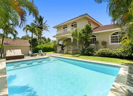 Fully Furnished 3-Bedroom Family Home For Sale on Prime Corner Lot – Residencial Hispaniola Sosúa